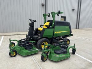 2023 John Deere 1600 Series III 4